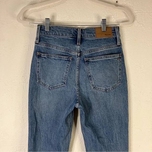 Madewell The Perfect Vintage Jean in Belbury Wash Tencel Denim Edition - Picture 8 of 11